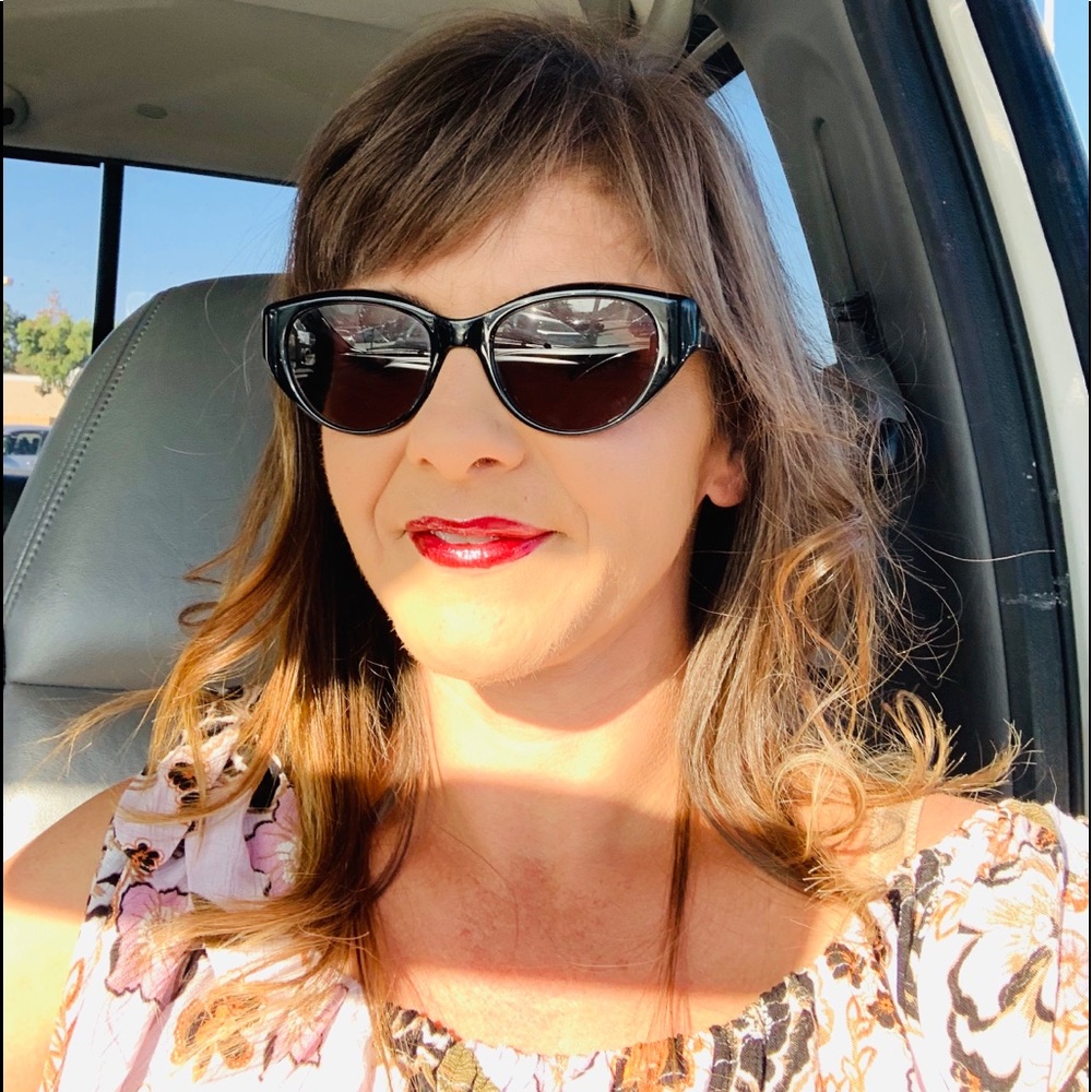 Meet your Posher, Casey